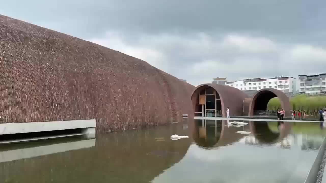 交错时空的对话——宿利群古瓷水墨与景德镇御窑博物馆古瓷的碰撞