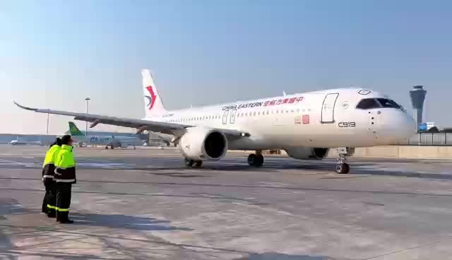 全球首架C919国产大飞机“首飞”西安