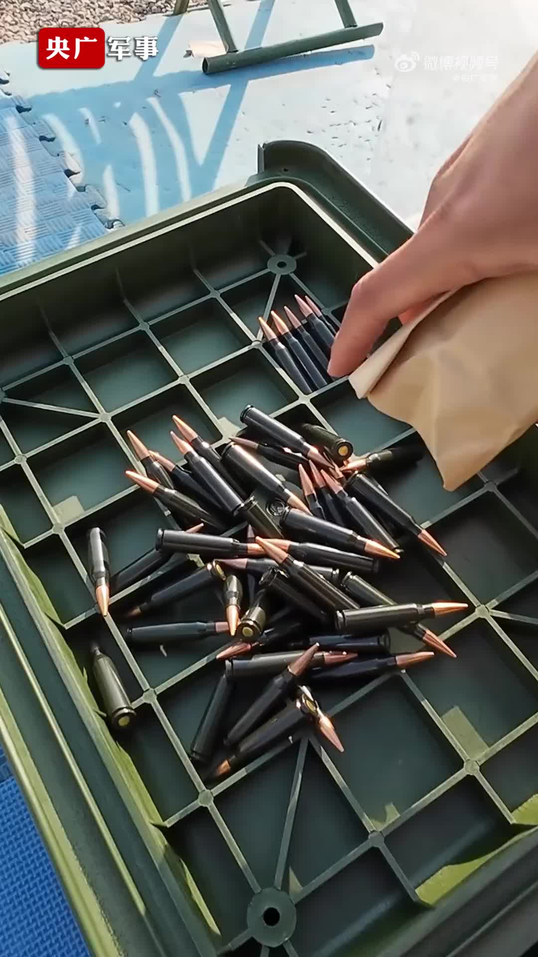 子弹出膛!武警河北总队新兵团组织新兵进行实弹射击