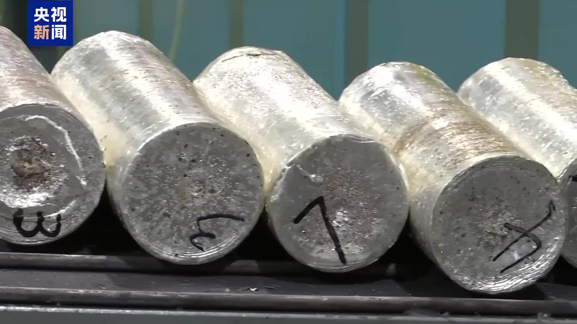 美联储举行12月议息会议降息预期下白银价格创历史新高_央广网